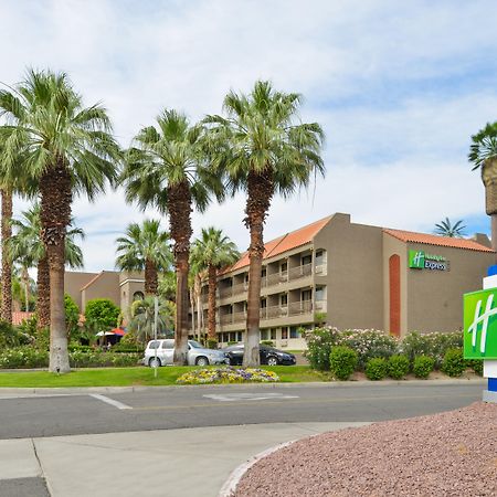 ホリデイ イン エクスプレス パーム デザート パーム・デザート エクステリア 写真